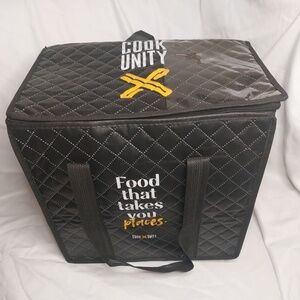 CookUnity Reusable Black Insulated Bag 9.5L x 14.25W x 13H: Quilt-like Pattern
